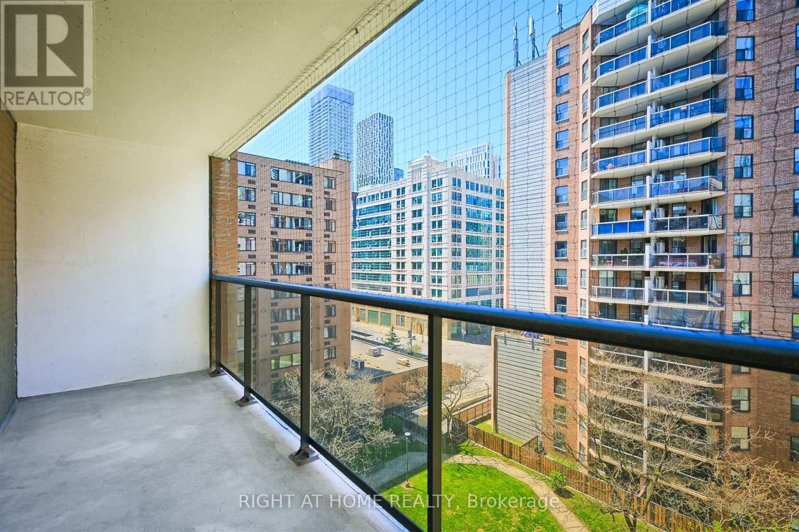 804 - 250 Jarvis Street, Toronto, Ontario  M5B 2L2 - Photo 10 - C12145664