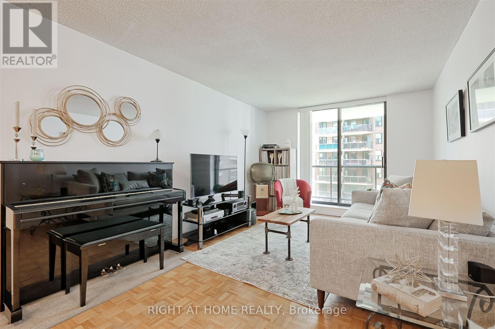 804 - 250 Jarvis Street, Toronto, Ontario  M5B 2L2 - Photo 8 - C12145664