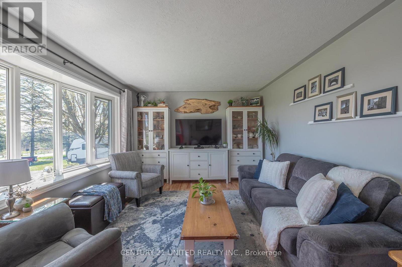 Property at 82 CITYVIEW HEIGHTS image 2