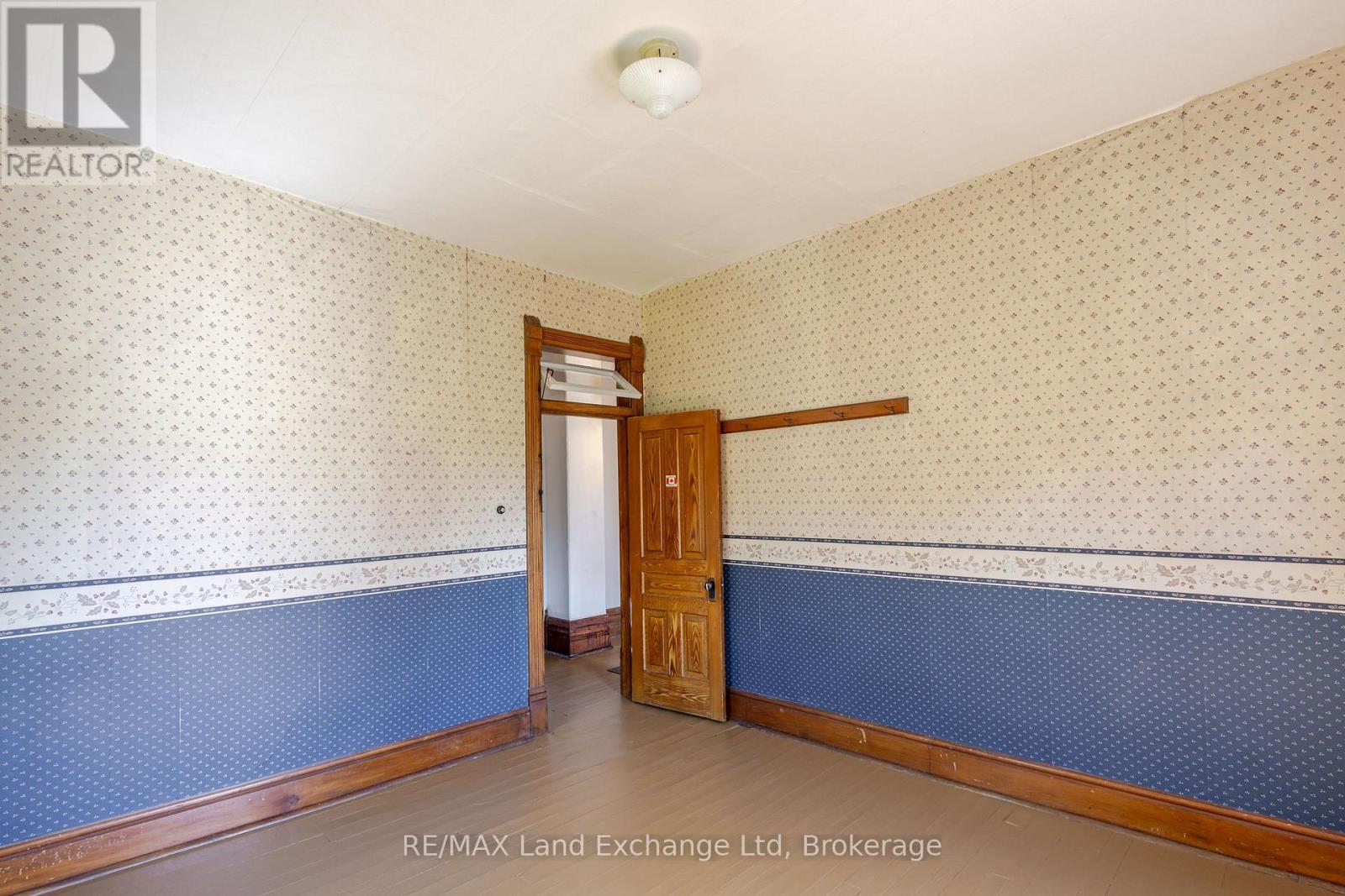484 Queen Street, North Huron, Ontario  N0M 1H0 - Photo 30 - X12146617