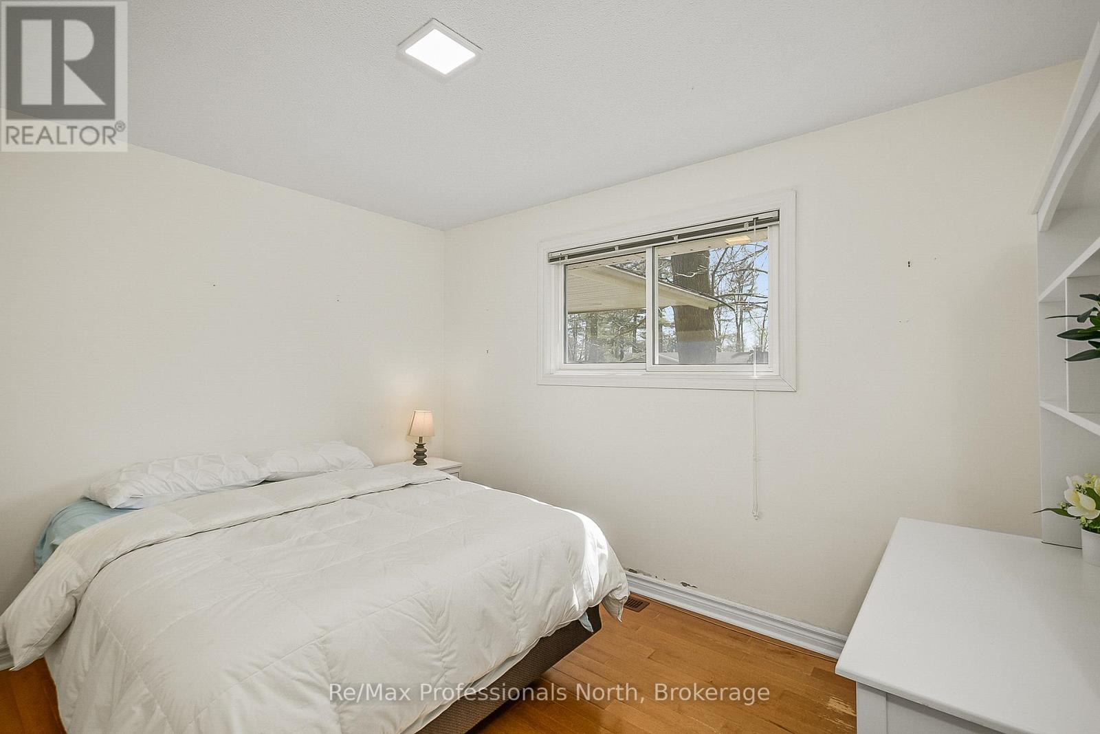 150 Robinson Avenue, Gravenhurst, Ontario  P1P 1R5 - Photo 13 - X12146647