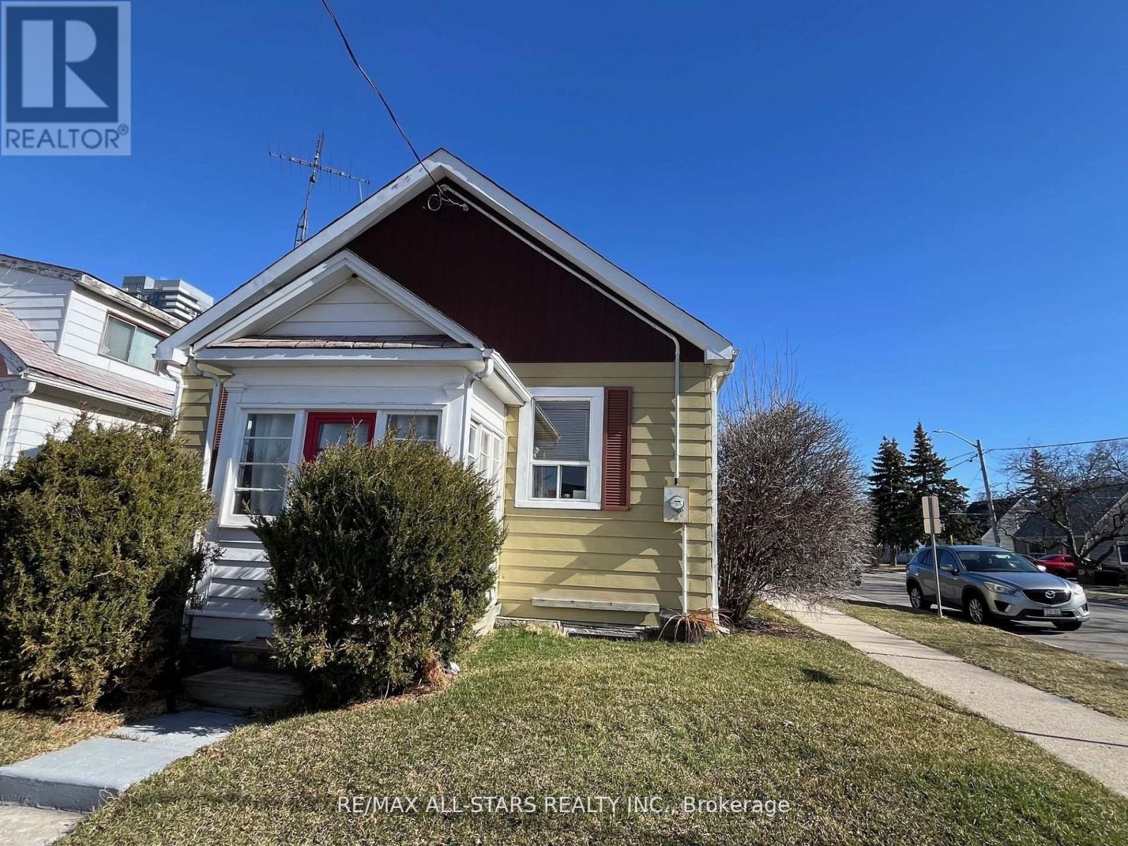 36 TRUEMAN STREET, Brampton, Ontario