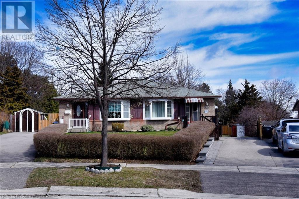 Property at 2055 FONTWELL Crescent image 4