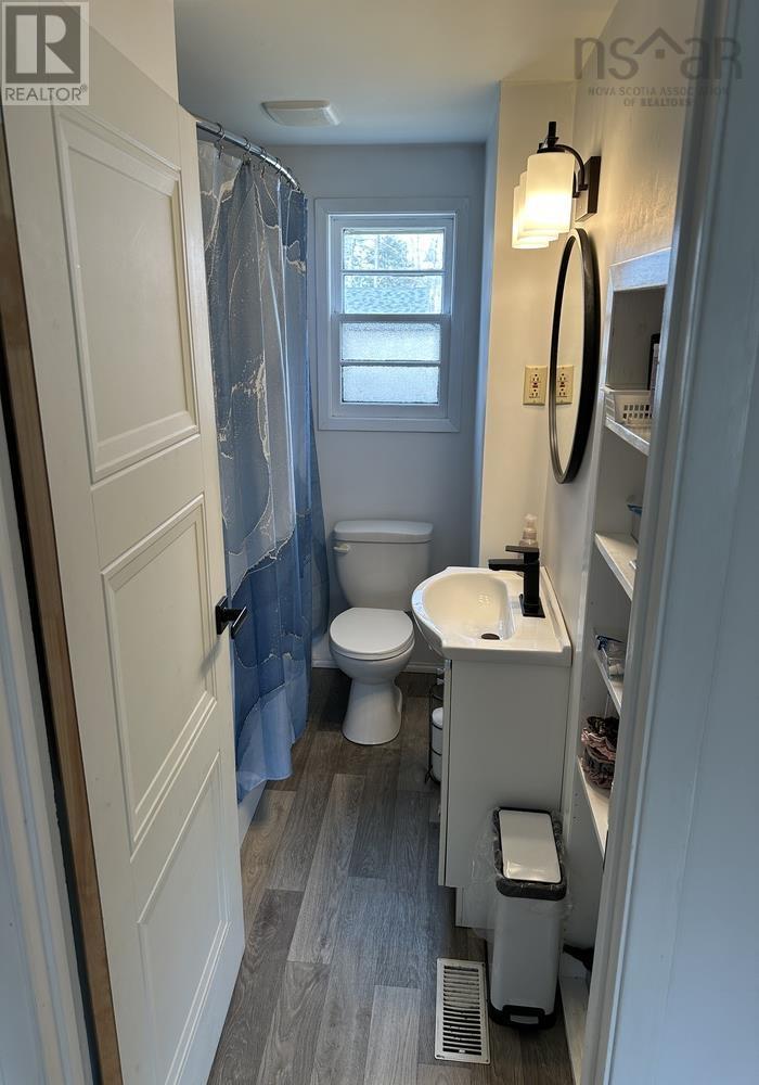 96 Spruce Street, Mahone Bay, Nova Scotia  B0J 2E0 - Photo 10 - 202508038