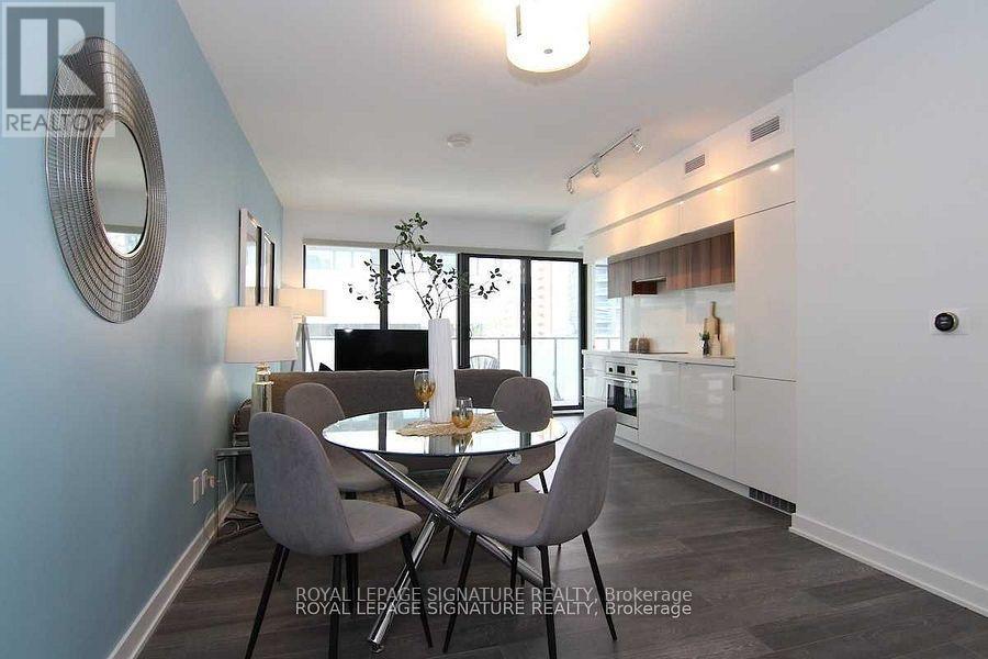 303 - 185 Roehampton Avenue, Toronto, Ontario  M4P 0C6 - Photo 8 - C12146571
