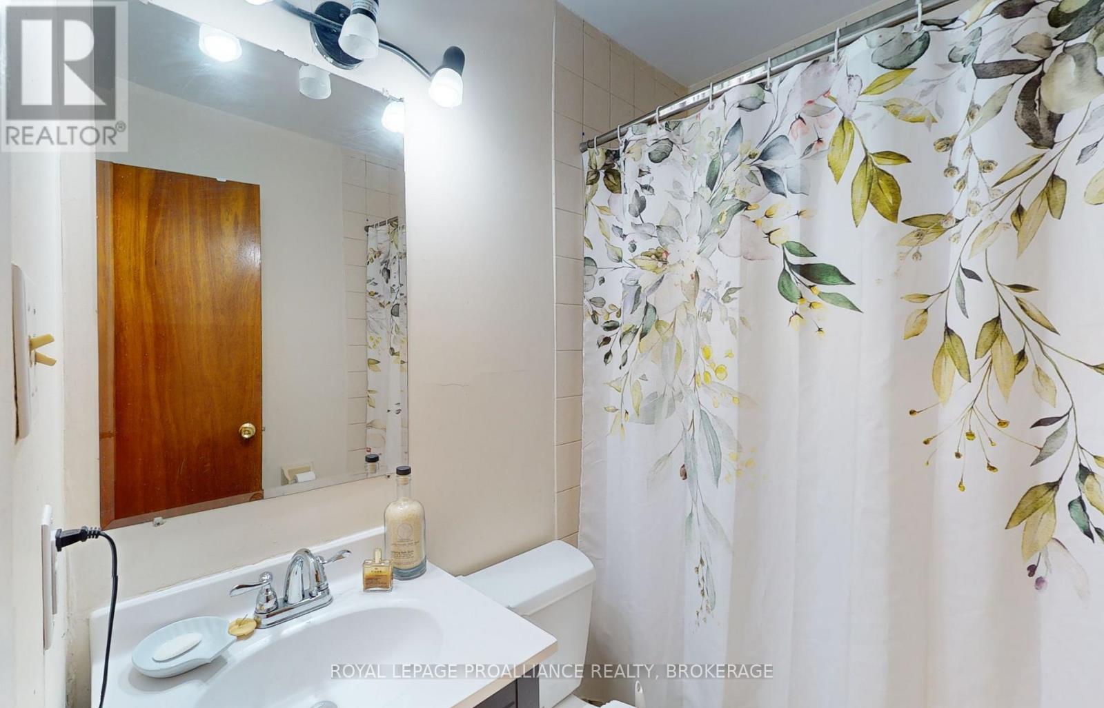271-273 Rideau Street, Kingston, Ontario  K7K 3A7 - Photo 21 - X12146864