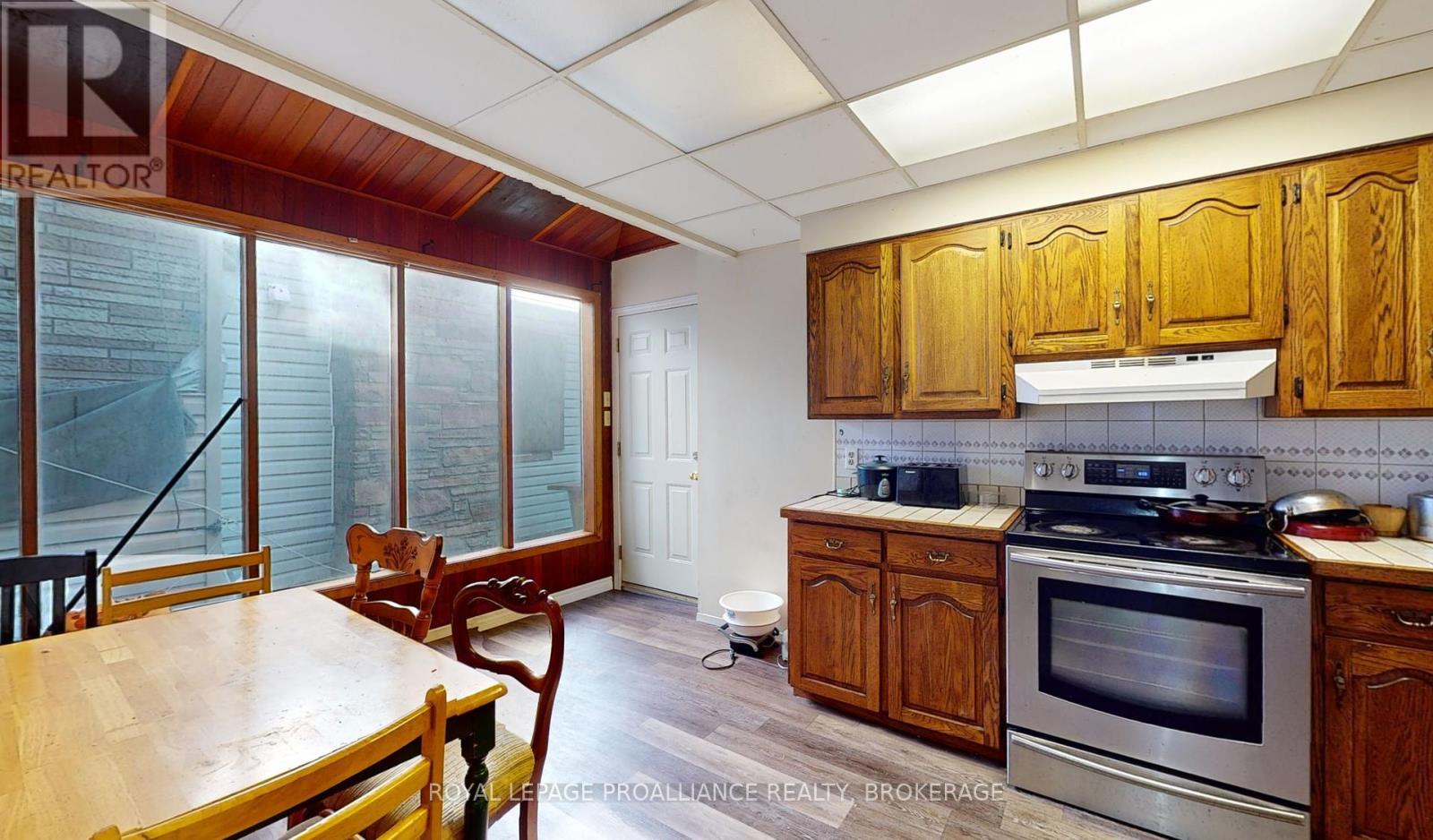271-273 Rideau Street, Kingston, Ontario  K7K 3A7 - Photo 6 - X12146864
