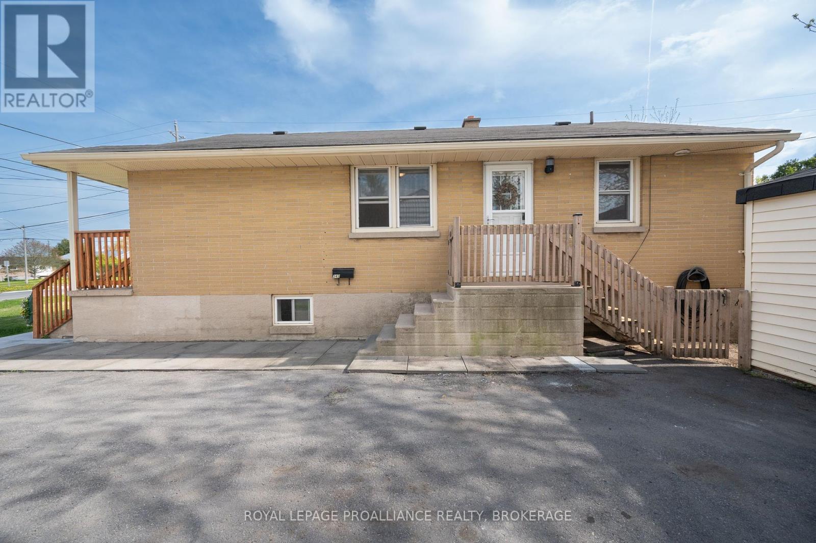 Property at 343 MEADOWCREST ROAD image 3