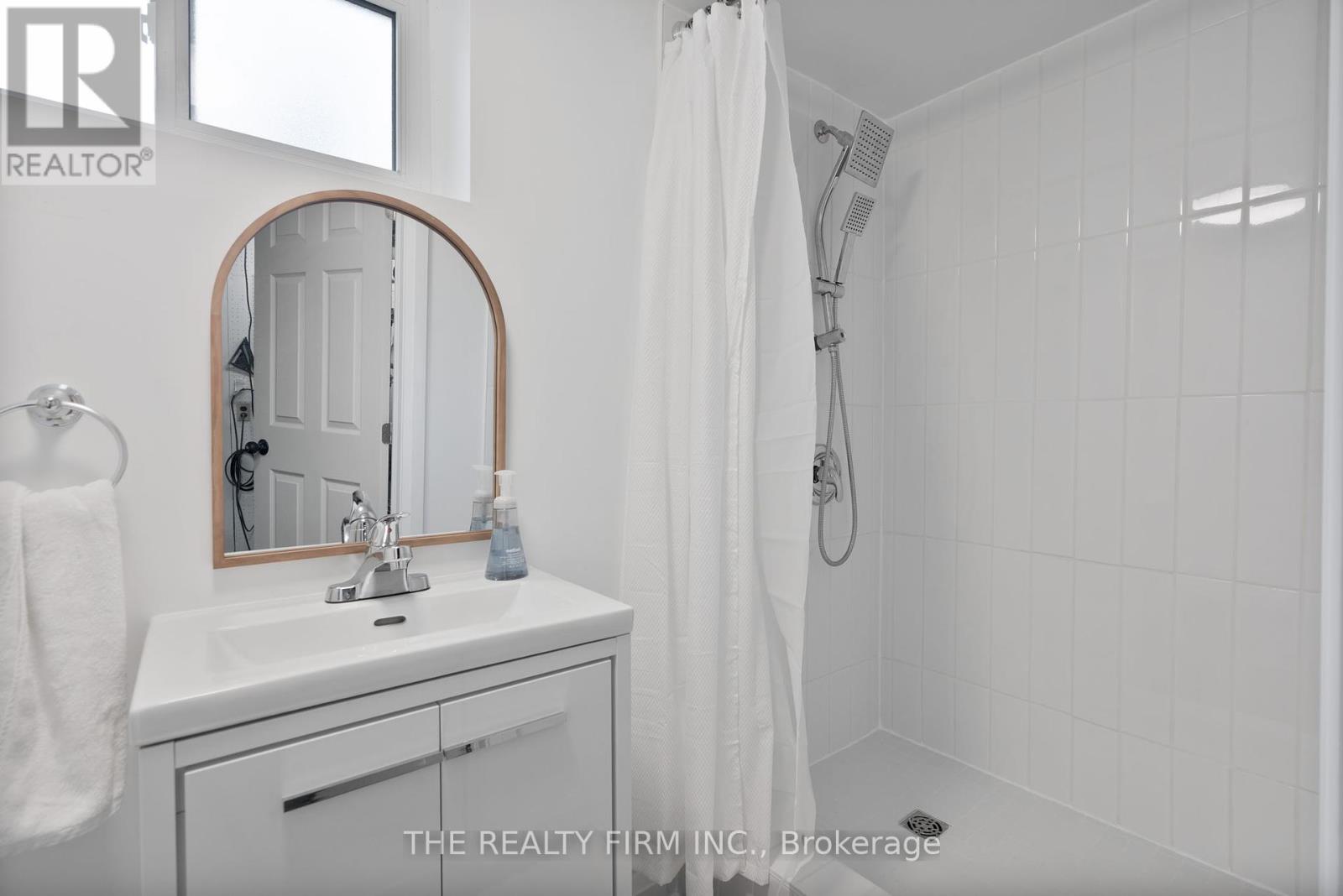 56 Sparta Street, St. Thomas, Ontario  N5R 5G9 - Photo 27 - X12146751
