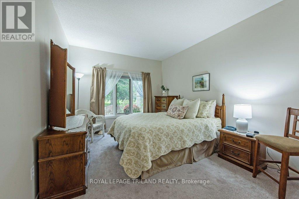 40 - 1241 Hamilton Road S, London East, Ontario  N5W 6B3 - Photo 15 - X12146766