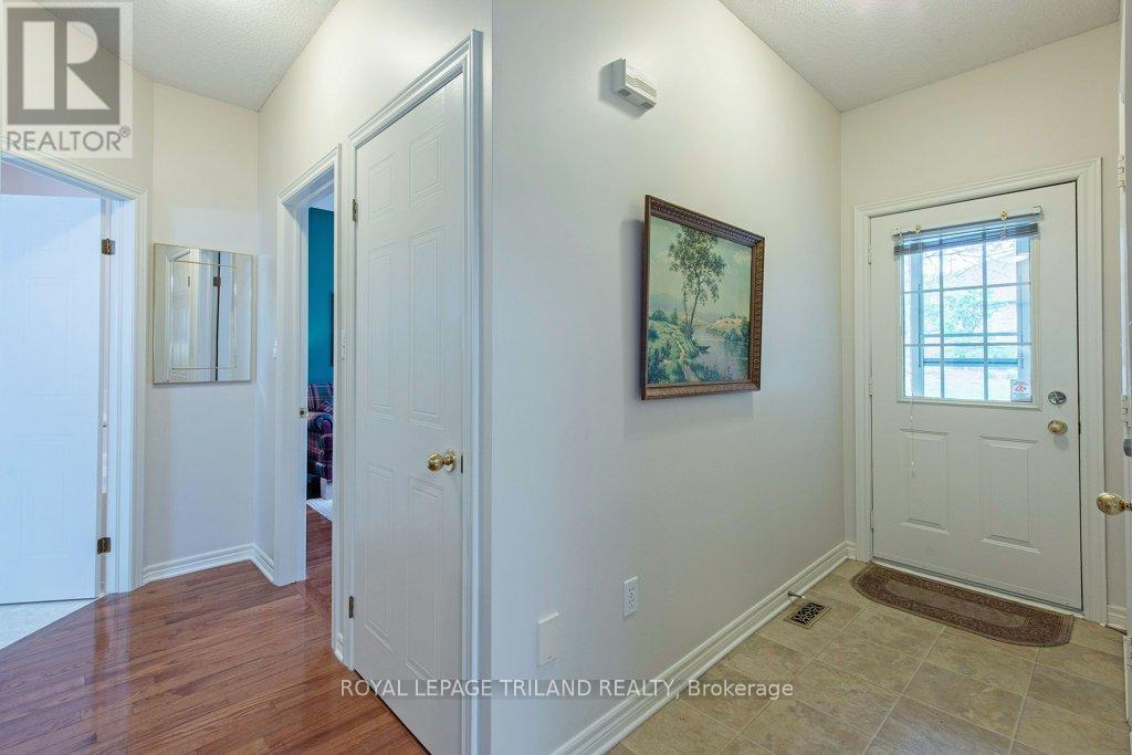 40 - 1241 Hamilton Road S, London East, Ontario  N5W 6B3 - Photo 2 - X12146766
