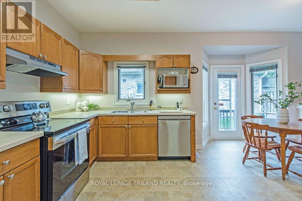 40 - 1241 Hamilton Road S, London East, Ontario  N5W 6B3 - Photo 4 - X12146766