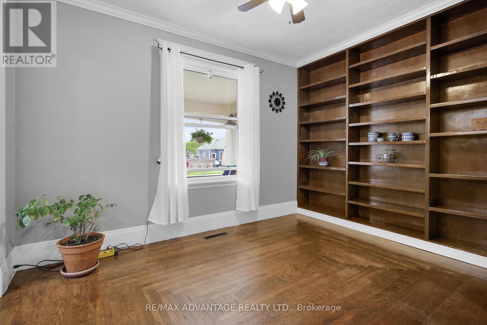 Photo 14 of 42 for 47 Barwick Street
