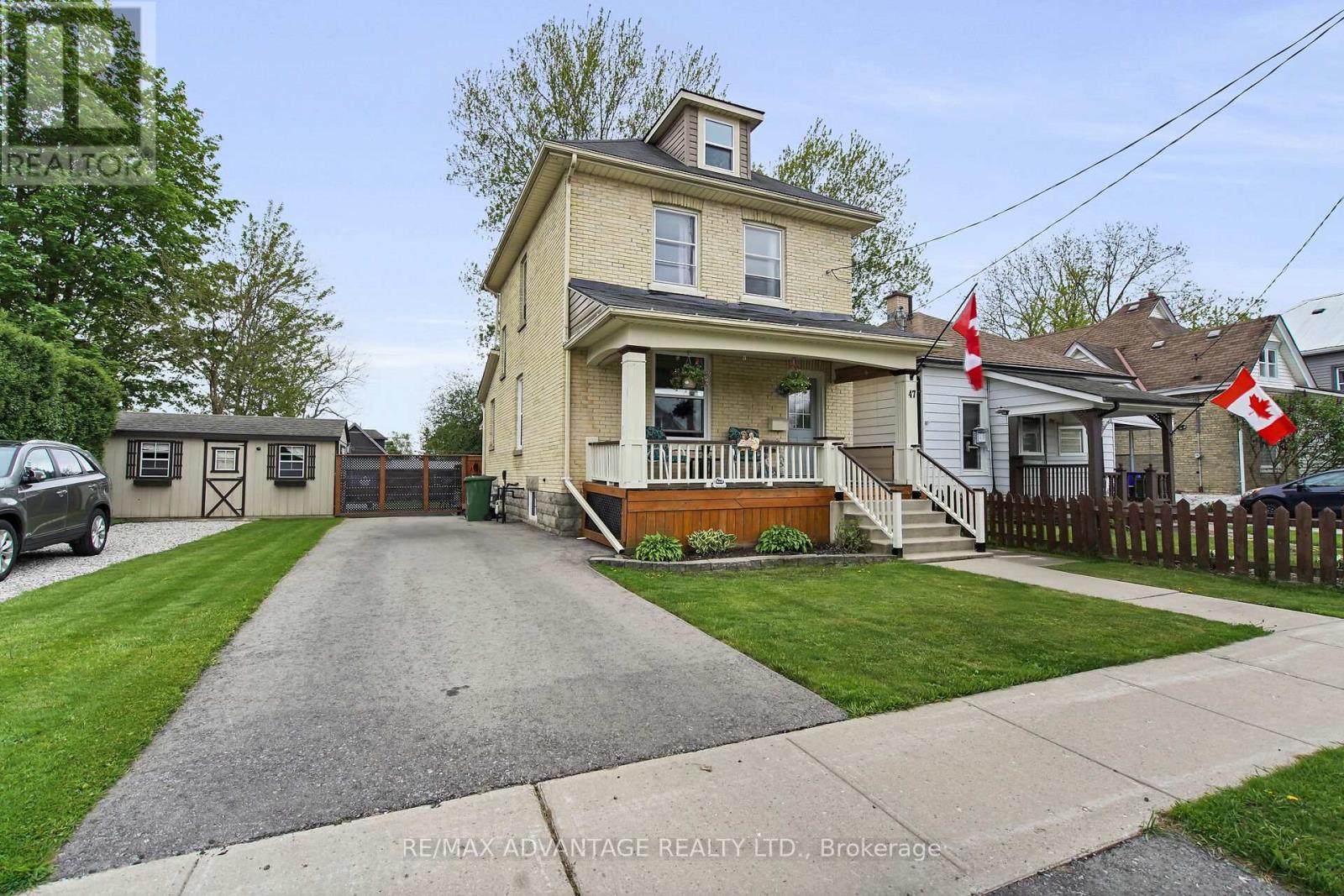 47 Barwick Street, St. Thomas, Ontario  N5P 1Z9 - Photo 2 - X12146834
