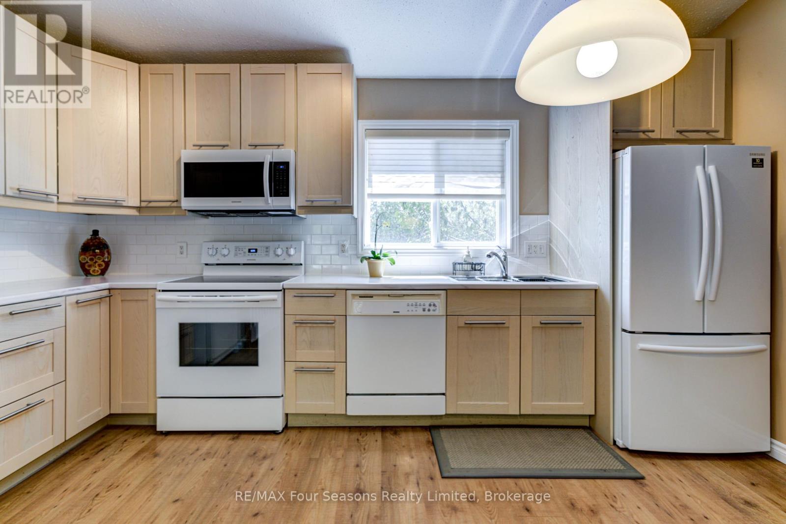 226 - 17 Harbour Street W, Collingwood, Ontario  L9Y 5B4 - Photo 16 - S12145511