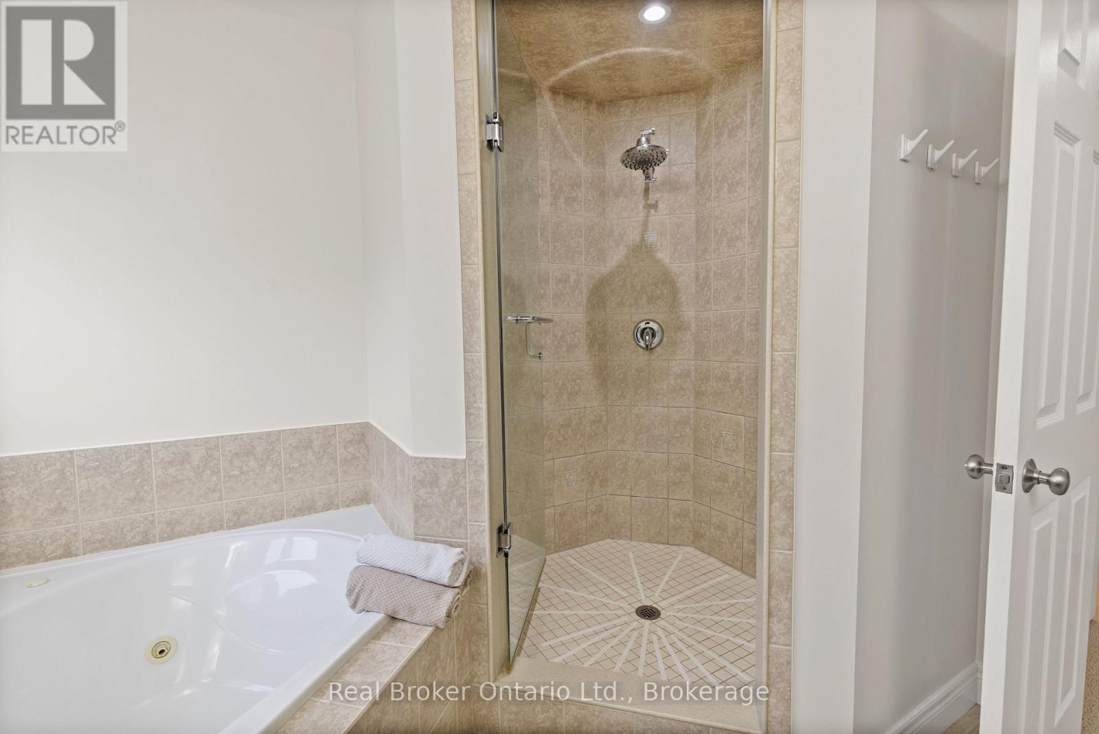 45 Pioneer Tower Crescent, Kitchener, Ontario  N2P 2L2 - Photo 24 - X12146830