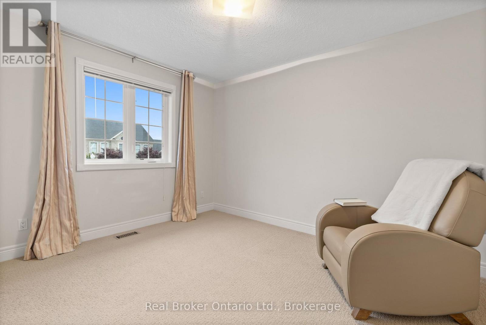 45 Pioneer Tower Crescent, Kitchener, Ontario  N2P 2L2 - Photo 26 - X12146830