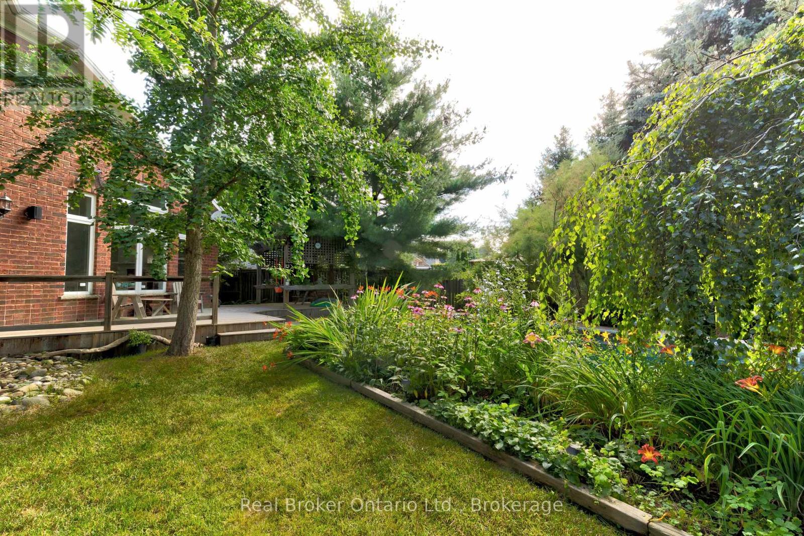 45 Pioneer Tower Crescent, Kitchener, Ontario  N2P 2L2 - Photo 39 - X12146830