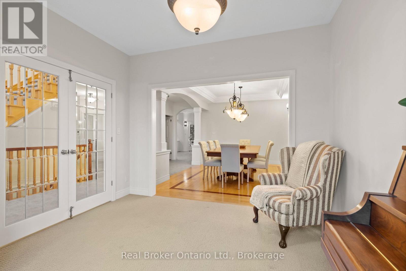 45 Pioneer Tower Crescent, Kitchener, Ontario  N2P 2L2 - Photo 8 - X12146830