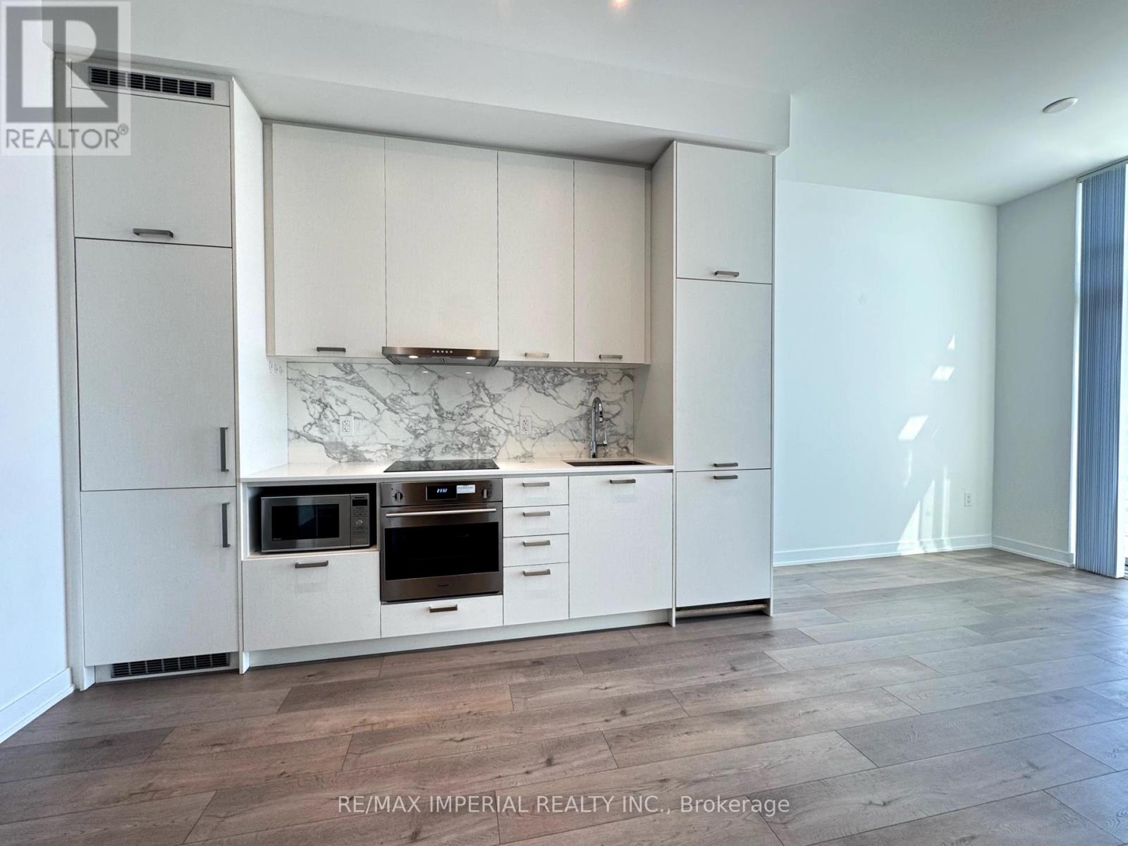 1805 - 10 HONEYCRISP CRESCENT, Vaughan, Ontario