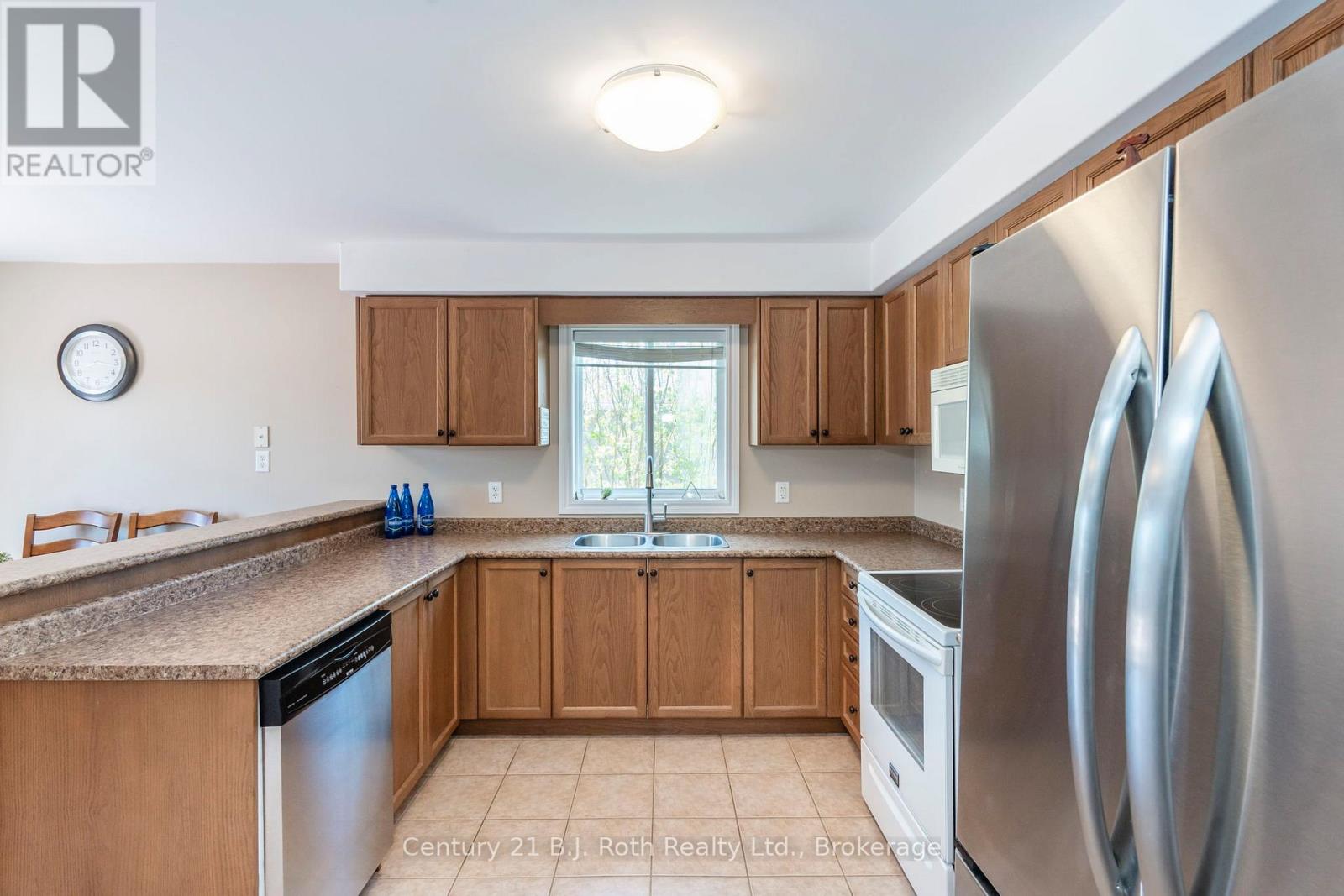 5 Knox Drive, Springwater, Ontario  L0L 1P0 - Photo 6 - S12146724