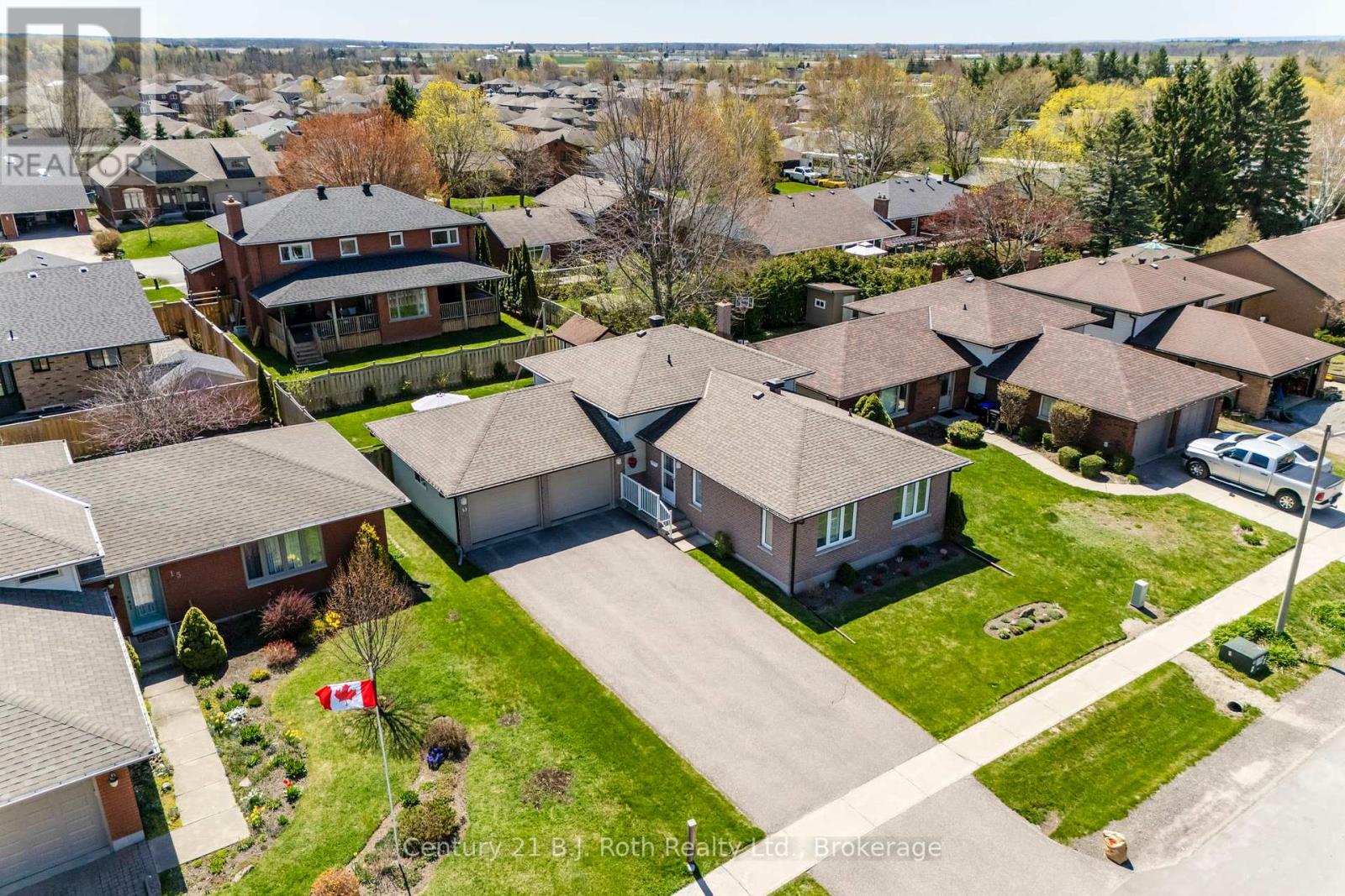 13 Archer Crescent, Springwater, Ontario  L0L 1P0 - Photo 4 - S12146730