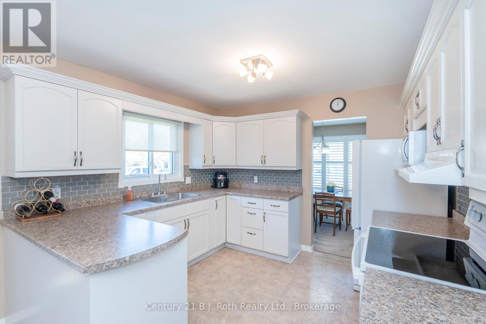 13 Archer Crescent, Springwater, Ontario  L0L 1P0 - Photo 6 - S12146730