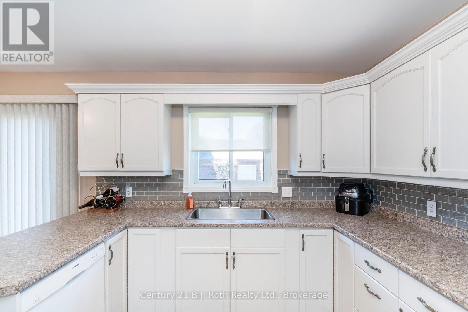13 Archer Crescent, Springwater, Ontario  L0L 1P0 - Photo 8 - S12146730