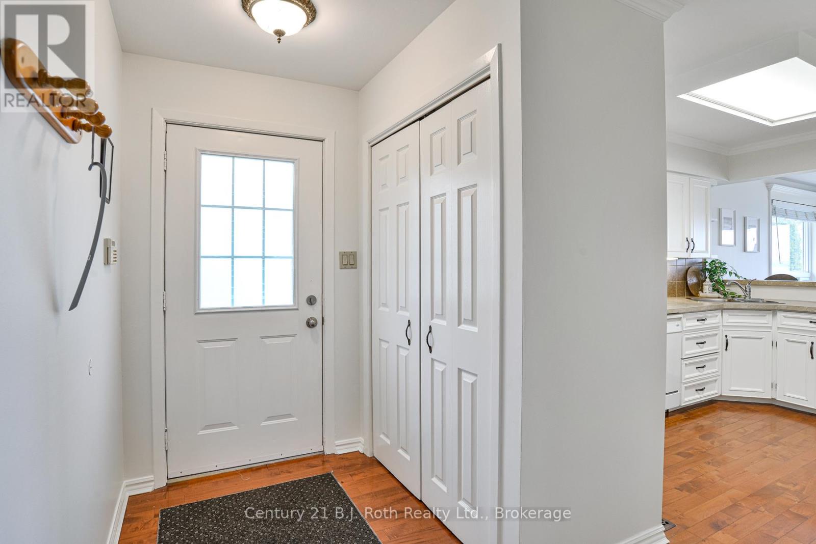 Property at 231 VICTORIA CRESCENT image 2