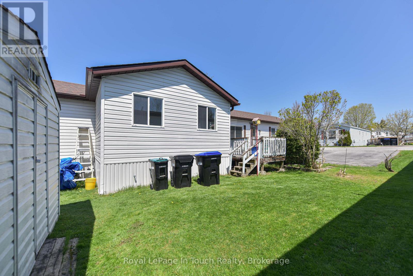 4106 Ash Crescent, Severn, Ontario  L3V 0V1 - Photo 2 - S12146879