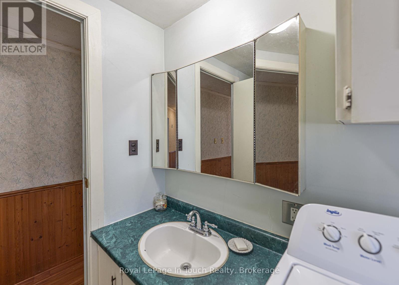 4106 Ash Crescent, Severn, Ontario  L3V 0V1 - Photo 25 - S12146879