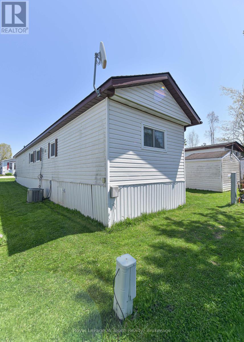 4106 Ash Crescent, Severn, Ontario  L3V 0V1 - Photo 3 - S12146879