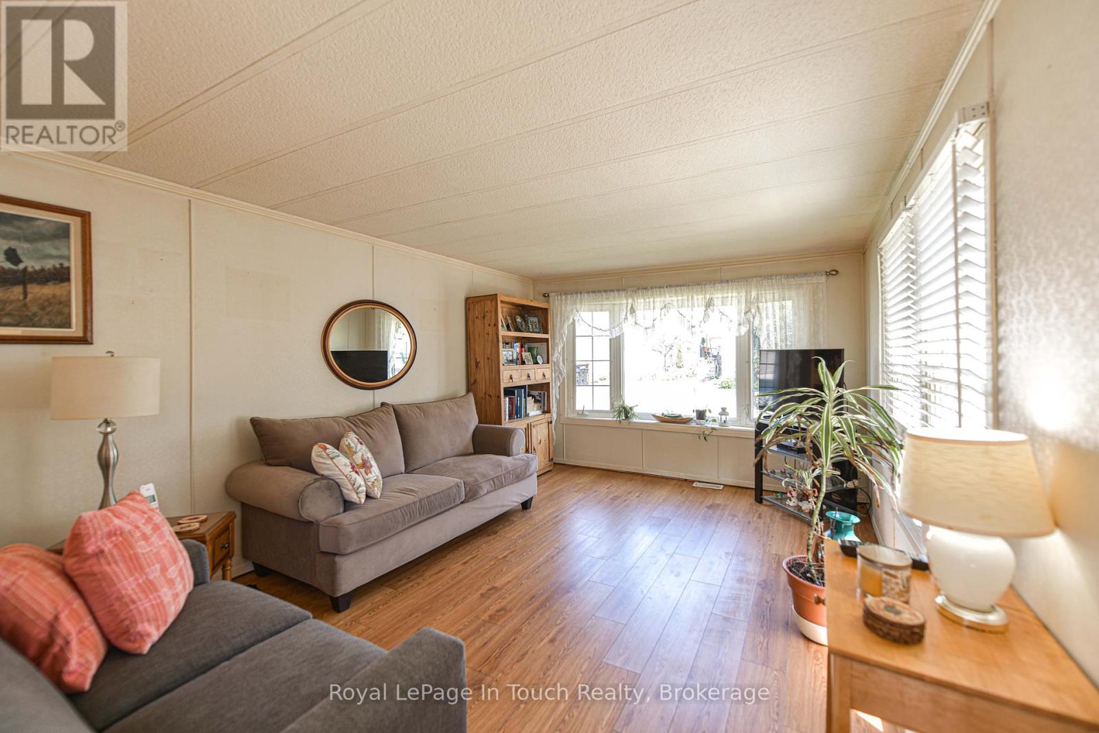 4106 Ash Crescent, Severn, Ontario  L3V 0V1 - Photo 5 - S12146879