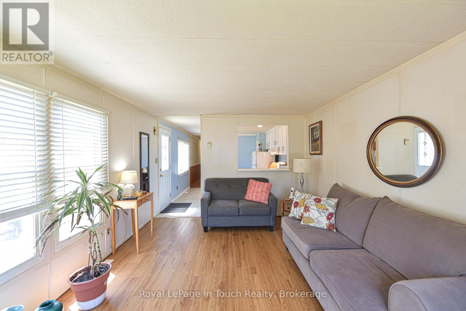 4106 Ash Crescent, Severn, Ontario  L3V 0V1 - Photo 8 - S12146879