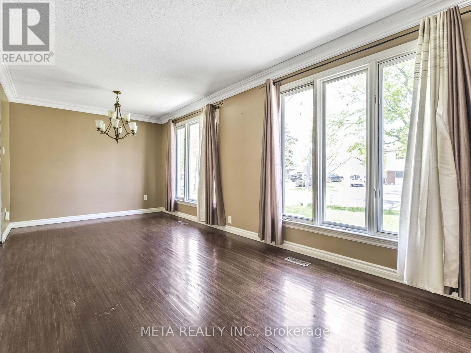 7276 Topping Road, Mississauga, Ontario  L4T 2Y5 - Photo 8 - W12146582