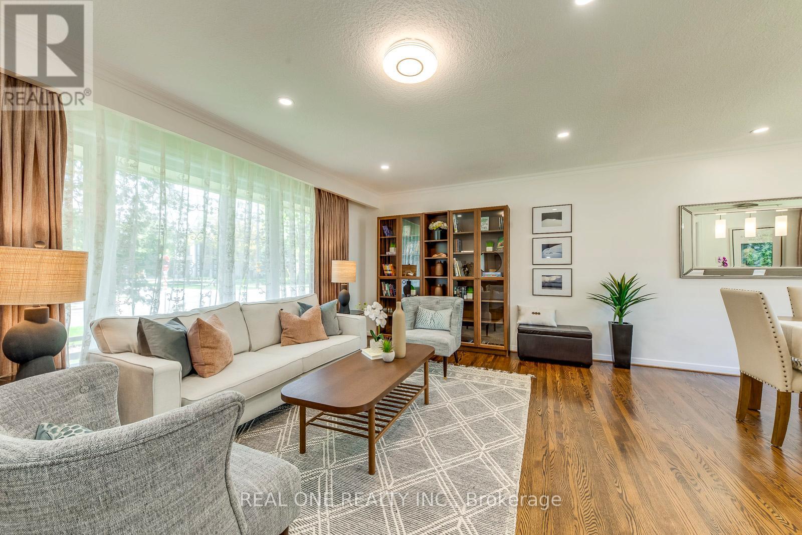 379 Maple Grove Drive, Oakville, Ontario  L6J 4V6 - Photo 8 - W12146590