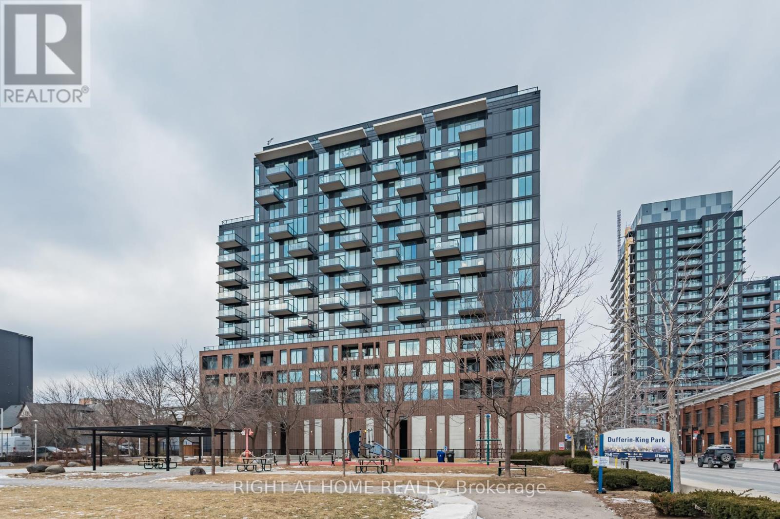 506 - 270 DUFFERIN STREET, Toronto, Ontario
