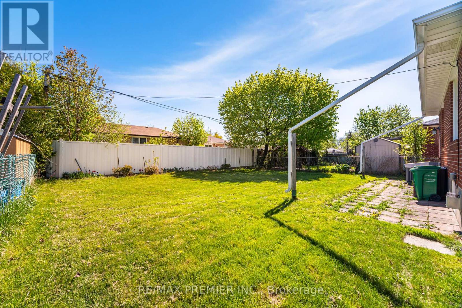 32 Edgemont Drive, Brampton, Ontario  L6V 1L1 - Photo 40 - W12146615