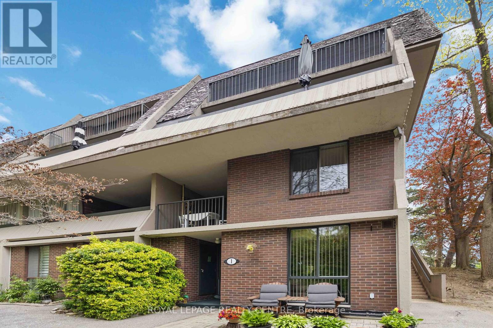 Property at 1 - 1330 MISSISSAUGA VALLEY BOULEVARD image 1