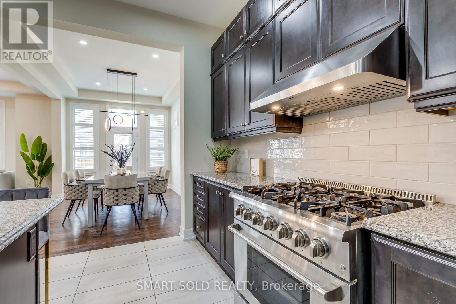 3263 Donald Mackay Street, Oakville, Ontario  L6M 0T1 - Photo 13 - W12146651