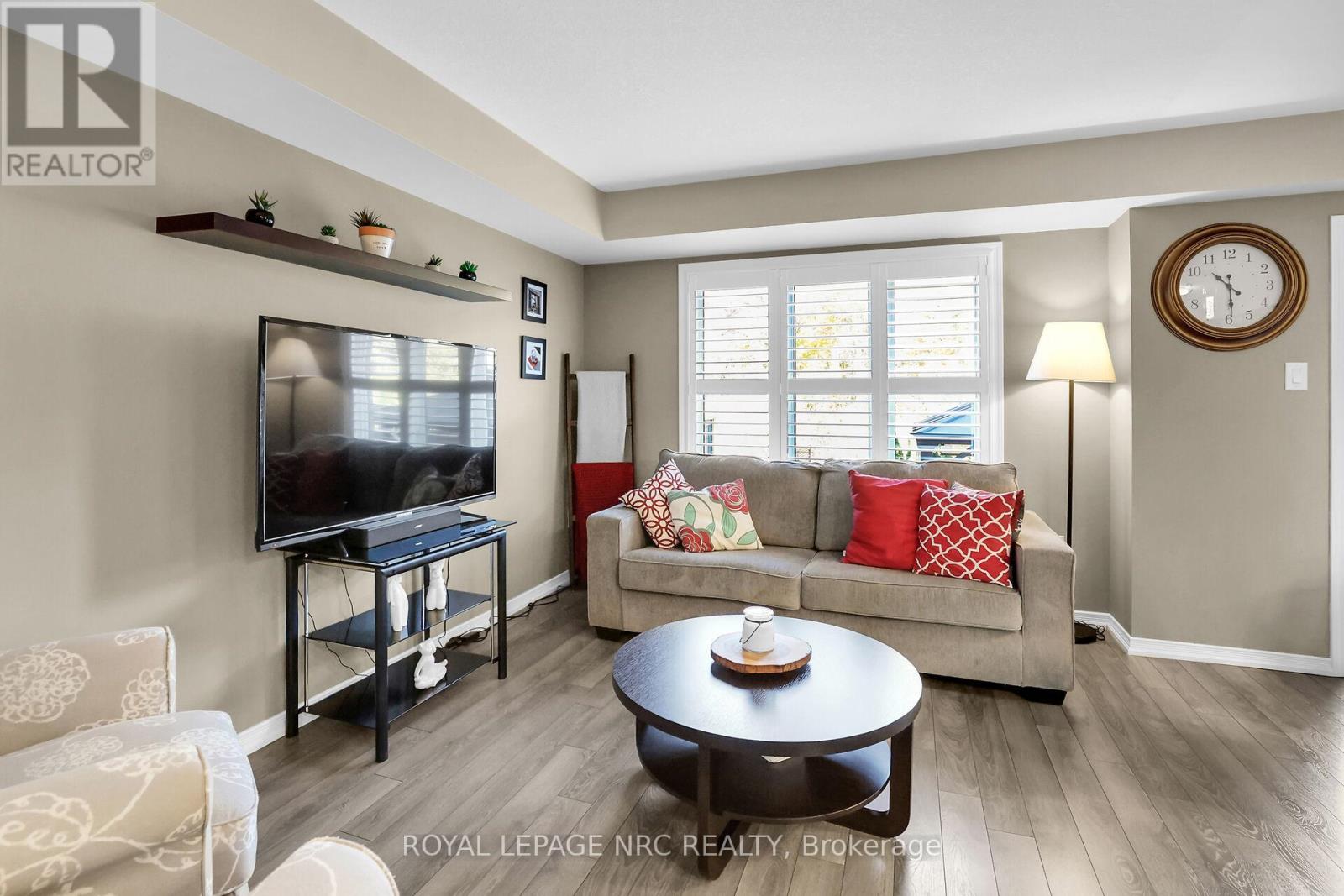 8681 Dogwood Crescent, Niagara Falls, Ontario  L2H 0K9 - Photo 7 - X12146819