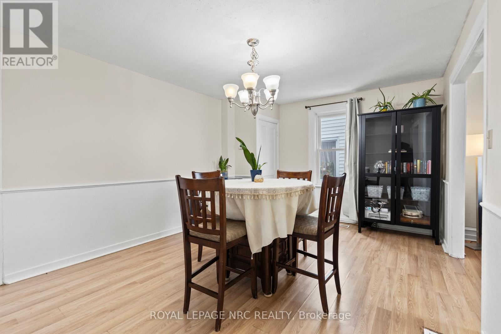 12 Elmview Street, Welland, Ontario  L3C 4K5 - Photo 17 - X12146868