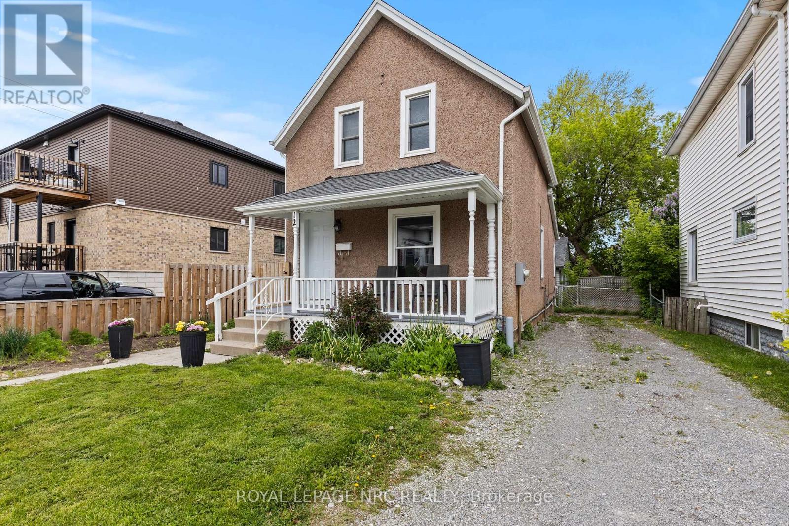 12 Elmview Street, Welland, Ontario  L3C 4K5 - Photo 2 - X12146868