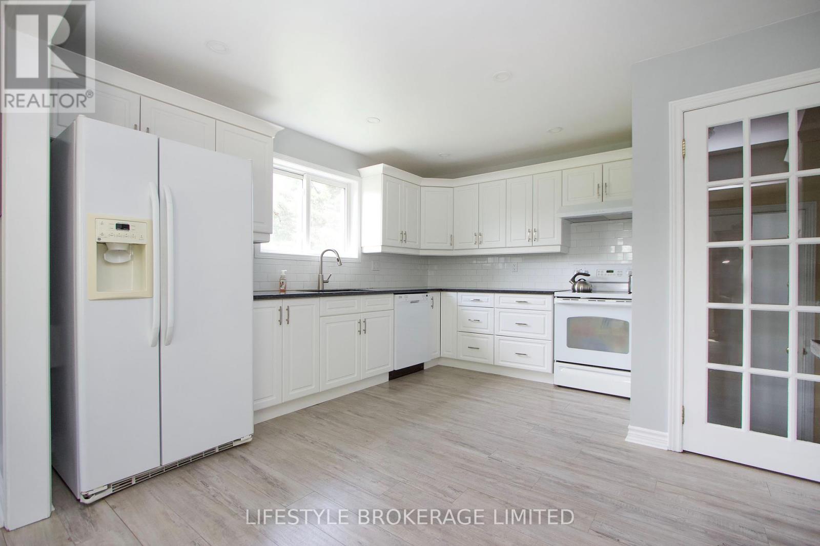 133 Robmar Crescent, Kawartha Lakes (Manilla), Ontario  K0M 2J0 - Photo 18 - X12146759