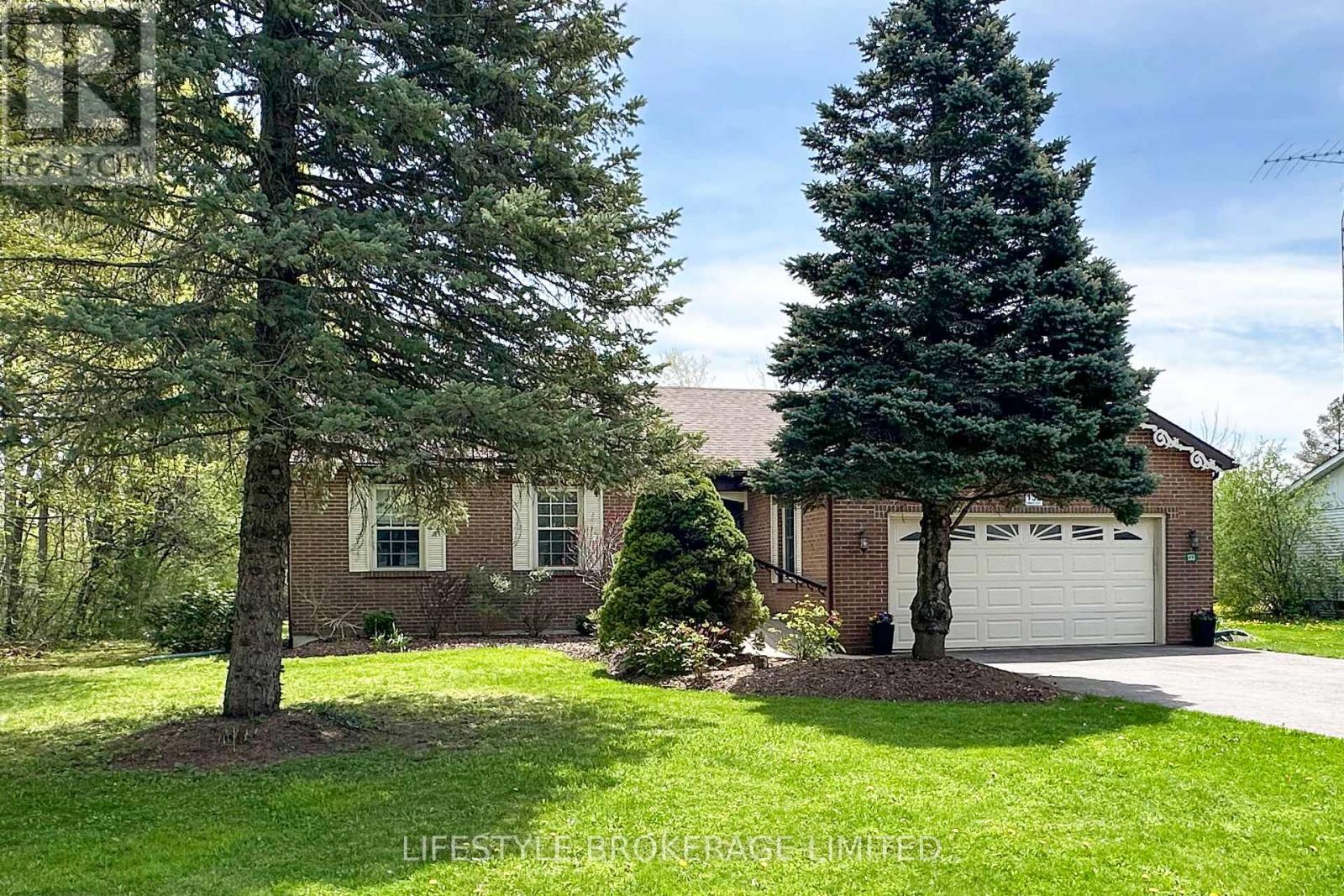 133 Robmar Crescent, Kawartha Lakes (Manilla), Ontario  K0M 2J0 - Photo 2 - X12146759