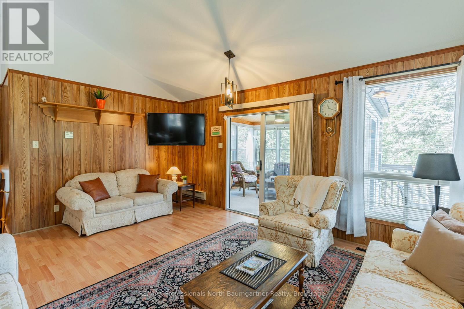 1053 Mink Road, Dysart Et Al, Ontario  K0M 1S0 - Photo 6 - X12146750