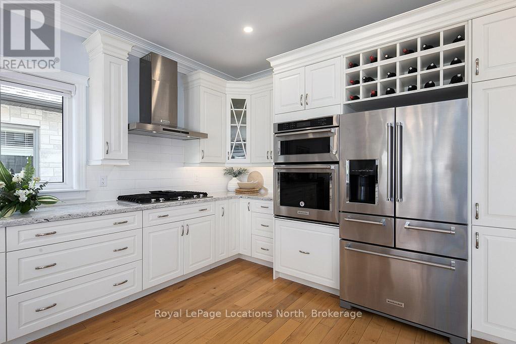 37 Grayview Drive, Grey Highlands, Ontario  N0C 1H0 - Photo 10 - X12146788