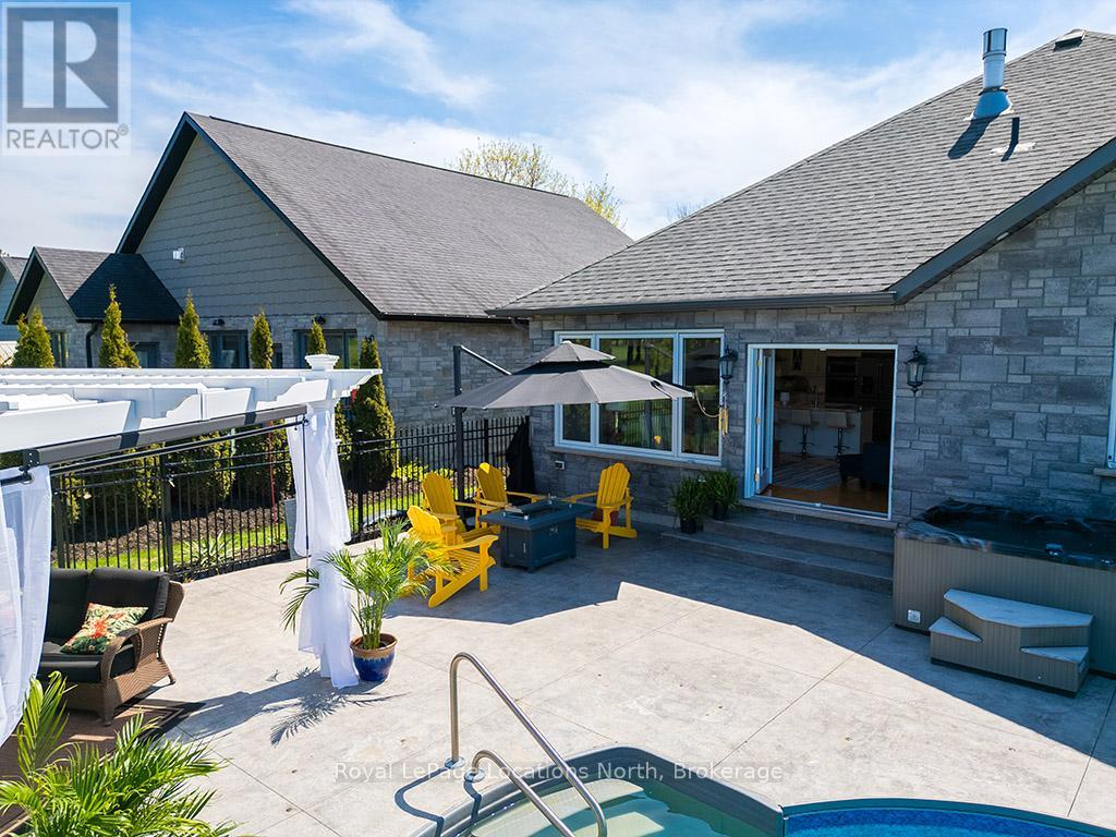 37 Grayview Drive, Grey Highlands, Ontario  N0C 1H0 - Photo 17 - X12146788