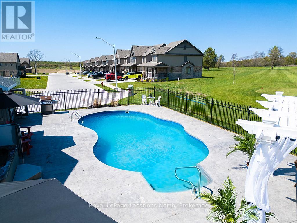 37 Grayview Drive, Grey Highlands, Ontario  N0C 1H0 - Photo 20 - X12146788