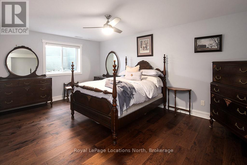 37 Grayview Drive, Grey Highlands, Ontario  N0C 1H0 - Photo 31 - X12146788